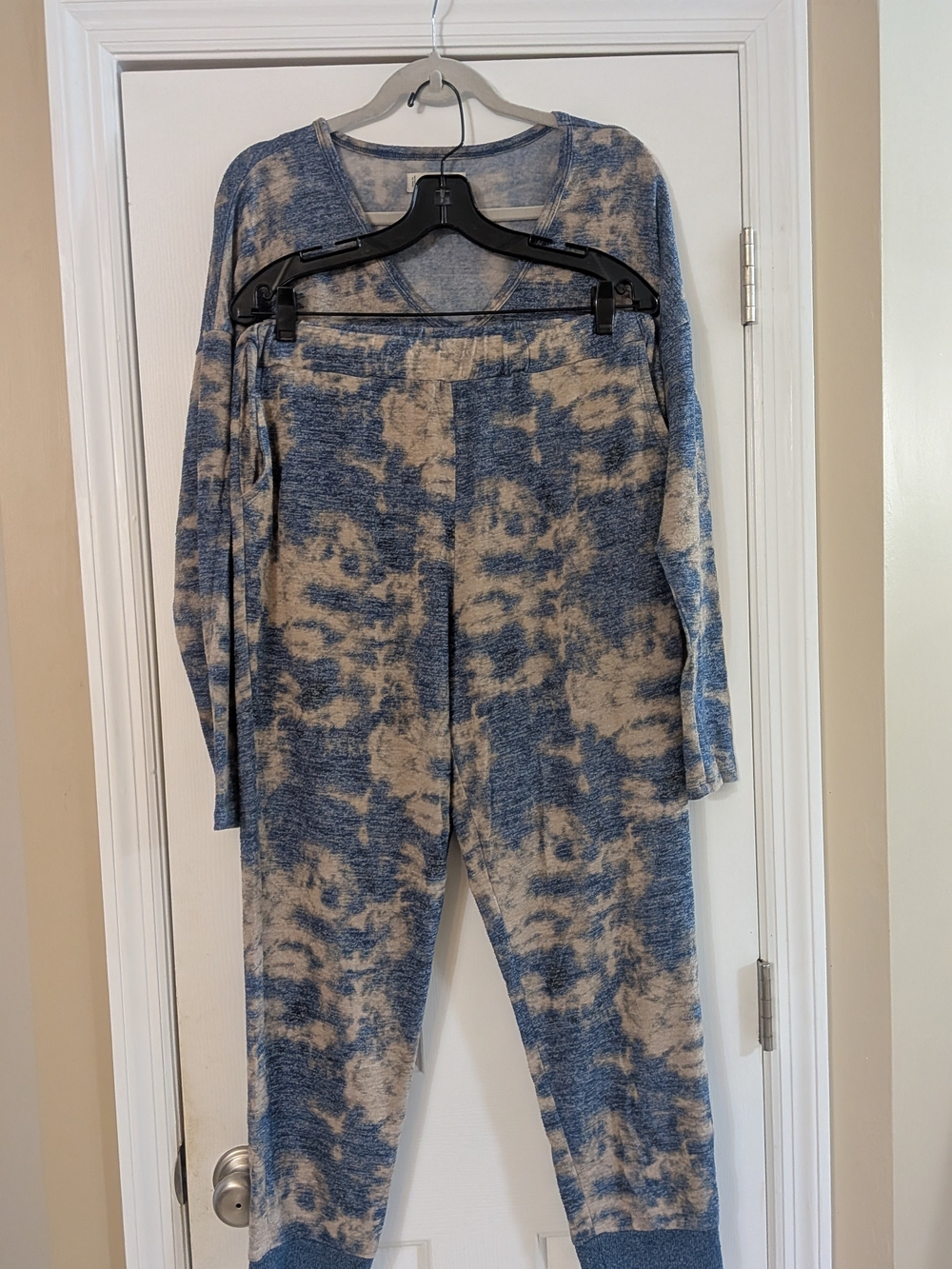 Lucky Brand Blue and Cream Tie-Dye Jogger Set M